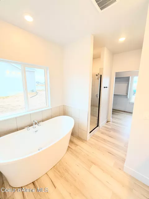Bath - 4519 E Savea Ln, Post Falls, ID 83854 photo 2 of 2