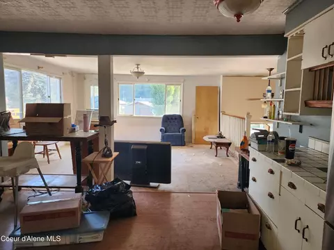 Living - 146 Barker Loop, Pinehurst, ID 83850 photo 3 of 3