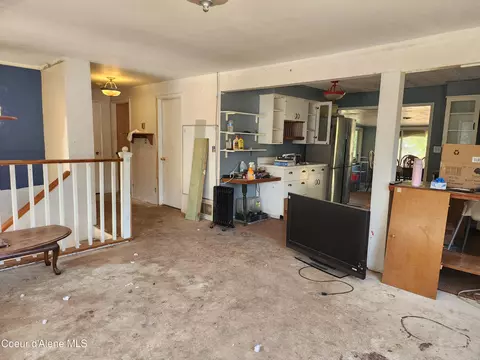 Living - 146 Barker Loop, Pinehurst, ID 83850 photo 1 of 3