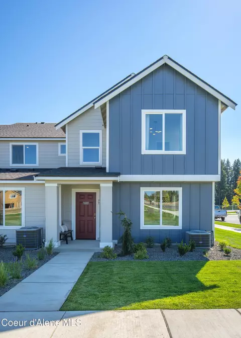 77 E Lupine Ln, Hayden, ID 83835