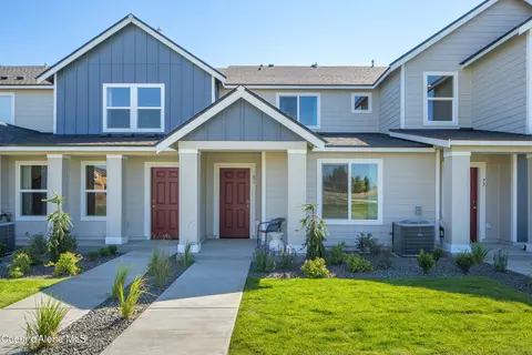 81 E Lupine Ln, Hayden, ID 83835