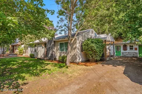 10420 Strahorn Rd, Hayden, ID 83835