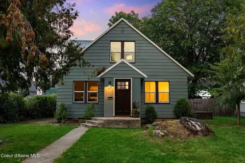 726 6th Ave, Sandpoint, ID 83864