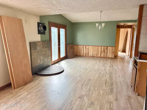 Living - 427 7th St, Plummer, ID 83851 photo 2 of 8