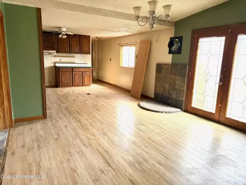 Living - 427 7th St, Plummer, ID 83851 photo 1 of 8