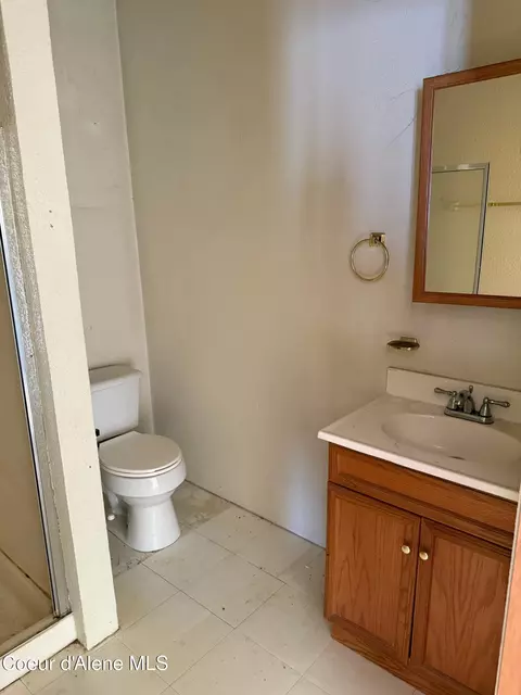 Bath - 427 7th St, Plummer, ID 83851 photo 3 of 7