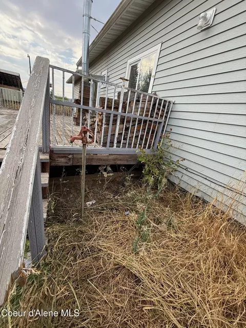 Exterior - 427 7th St, Plummer, ID 83851 photo 2 of 9