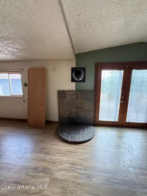 Living - 427 7th St, Plummer, ID 83851 photo 8 of 8