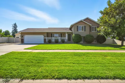 6462 W Buffalo Grass Ln, Rathdrum, ID 83858