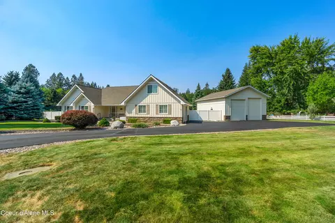 11907 N Blue Jay Ct, Hayden, ID 83835