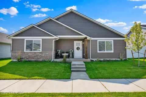 6284 W Bowmore Ln, Rathdrum, ID 83858