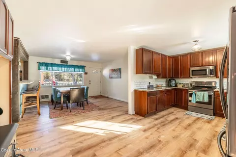 Dining - 22 Robin Dr, Sagle, ID 83860 photo 3 of 3