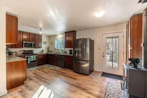 Kitchen - 22 Robin Dr, Sagle, ID 83860 photo 1 of 3