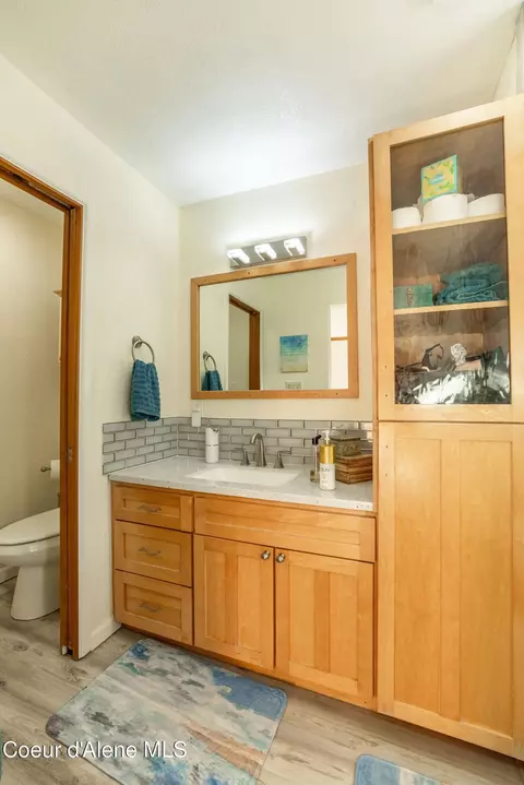 Bath - 22 Robin Dr, Sagle, ID 83860 photo 1 of 3