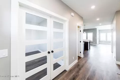 Entry Way - 4422 E Savea Ln, Post Falls, ID 83854 photo 1 of 5