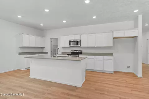 Kitchen - 3293 N Corvus St, Post Falls, ID 83854 photo 1 of 2