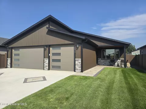 8675 W Hood St, Rathdrum, ID 83858