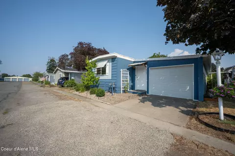 8502 N Sunny Ln, Hayden, ID 83835