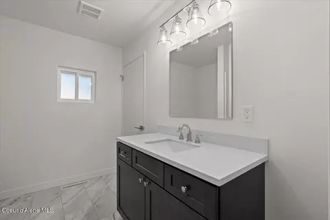Bath - 138 W Riverside Ave, Kellogg, ID 83837 photo 1 of 2