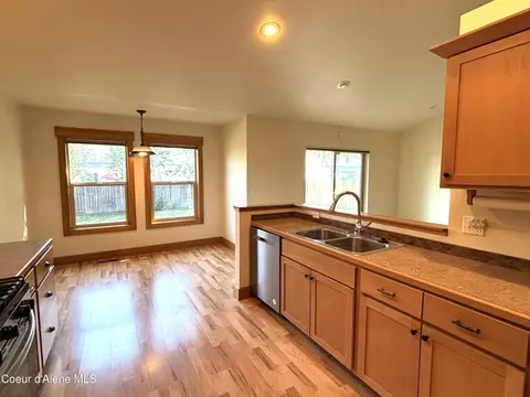 Kitchen - 1126 Elderberry Ave, Sandpoint, ID 83864 photo 2 of 3
