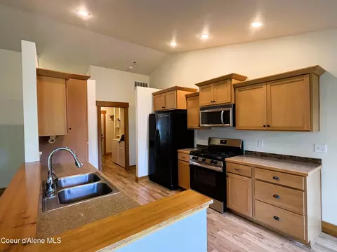 Kitchen - 1126 Elderberry Ave, Sandpoint, ID 83864 photo 1 of 3