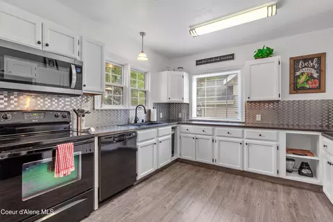 Kitchen - 124 King St, Wallace, ID 83873 photo 1 of 1