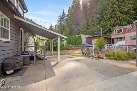 Exterior - 124 King St, Wallace, ID 83873 photo 7 of 9