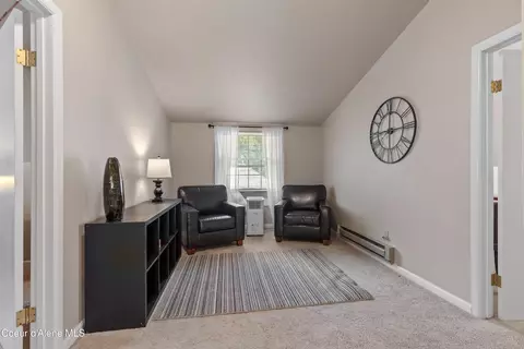 Entry Way - 124 King St, Wallace, ID 83873 photo 2 of 3