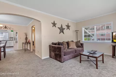 Living - 124 King St, Wallace, ID 83873 photo 1 of 2