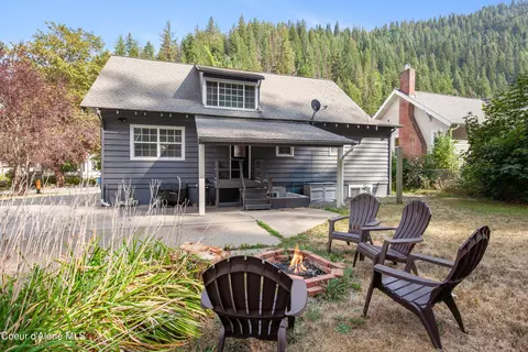 Exterior - 124 King St, Wallace, ID 83873 photo 2 of 9