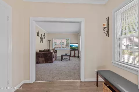 Entry Way - 124 King St, Wallace, ID 83873 photo 1 of 3