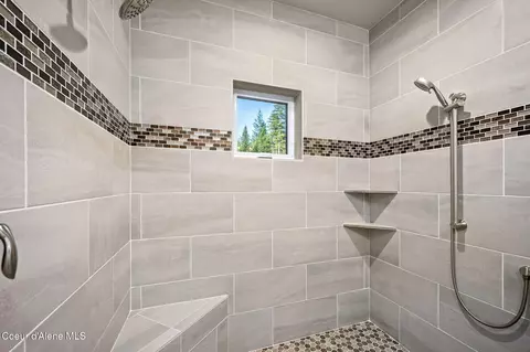 Bath - 12552 N Walden Loop, Rathdrum, ID 83858 photo 3 of 6