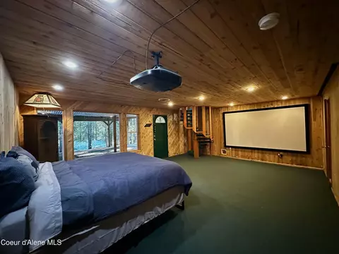 Bedroom - 294 Fall Creek Rd, Naples, ID 83847 photo 2 of 2