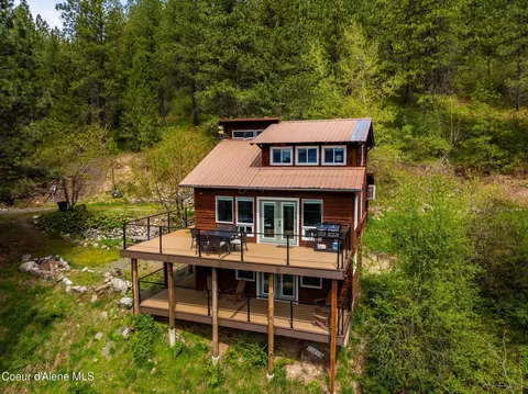 389 Rocky Rd, Sagle, ID 83860