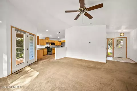 Living - 1601 N Pine St, Post Falls, ID 83854 photo 3 of 3
