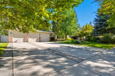 Exterior - 5811 E Shoreline Dr, Post Falls, ID 83854 photo 4 of 10