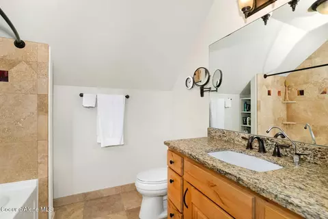 Bath - 4303 Burns Ct, Sandpoint, ID 83864 photo 3 of 5