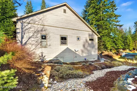 Exterior - 4303 Burns Ct, Sandpoint, ID 83864 photo 4 of 9
