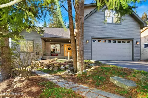 4303 Burns Ct, Sandpoint, ID 83864