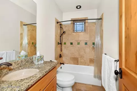 Bath - 4303 Burns Ct, Sandpoint, ID 83864 photo 5 of 5