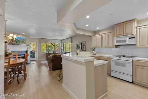 Kitchen - 4732 S Arrow Point Dr # 101, Harrison, ID 83833 photo 1 of 2