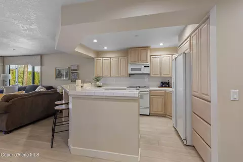 Kitchen - 4732 S Arrow Point Dr # 101, Harrison, ID 83833 photo 2 of 2