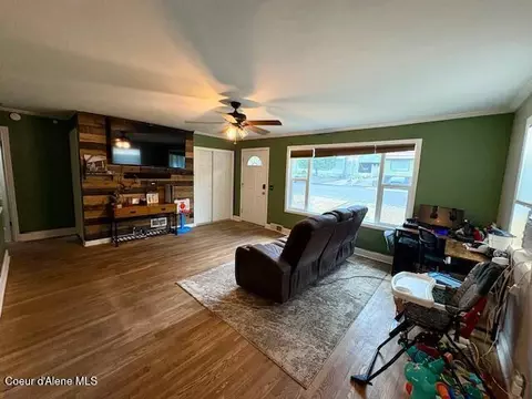 Living - 1154 E Larch Ave, Osburn, ID 83849 photo 1 of 2