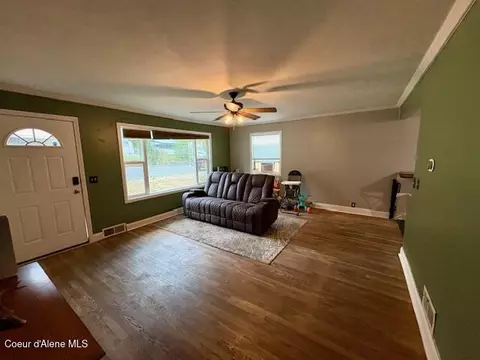 Living - 1154 E Larch Ave, Osburn, ID 83849 photo 2 of 2