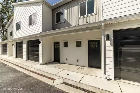 3677 N Torrey Pine Ln, Coeur D'alene, ID 83815