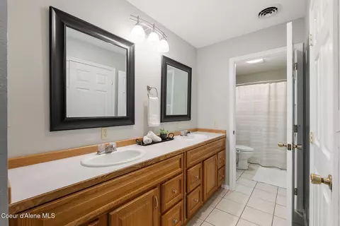 Bath - 400 High Rd, Sandpoint, ID 83864 photo 1 of 4