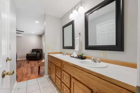 Bath - 400 High Rd, Sandpoint, ID 83864 photo 3 of 4