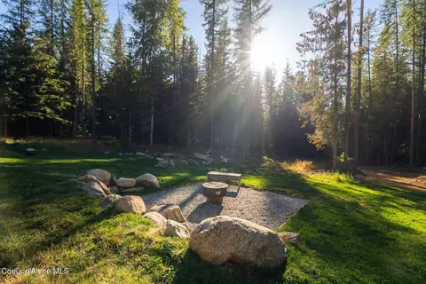 Exterior - 400 High Rd, Sandpoint, ID 83864 photo 6 of 17