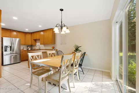 Dining - 400 High Rd, Sandpoint, ID 83864 photo 1 of 3