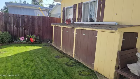 Exterior - 102 Pine Ave, Pinehurst, ID 83850 photo 6 of 6